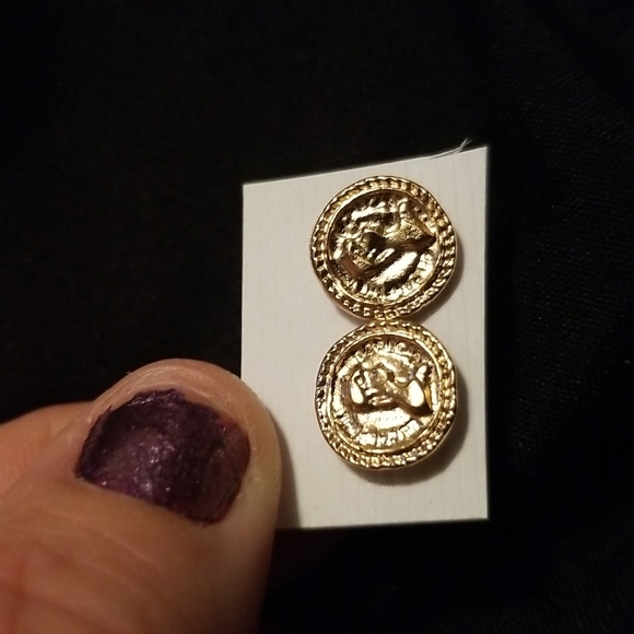 Jewelry - 🏛️ Vintage Roman Coin Earrings | Gold-Tone 🏛️